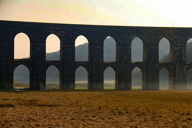 alibeykoy-barajinda-korkutan-goruntu-maglova-kemerinin-ayaklari-gorunmeye-basladi-1607509348489.jpg Alibeyköy Barajı alarm veriyor! Mağlova Kemeri’nin ayakları görünmeye başladı-5