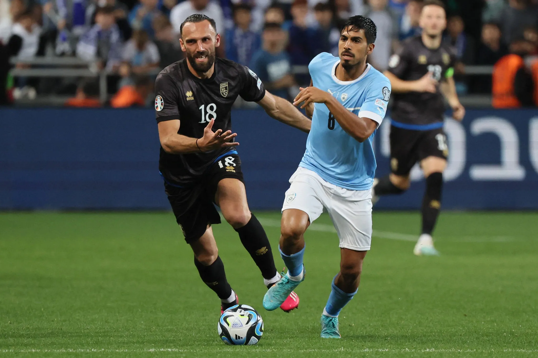 Galatasaray'dan taraftara müjde! 2 transfer kampa yetişiyor - 37