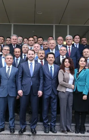 Bakan Albayrak: Fedakarca çalışan mesai arkadaşlarımızı ziyaret ettik