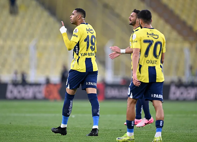 Fenerbahçe'de 6 ayrılık! Jose Mourinho biletlerini kesti - 16