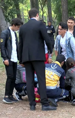Öğrenciler arasında bıçaklı kavga! 2 yaralı!