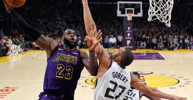 NBA'de tüm maçların iptal olmasına neden olan Rudy Gobert basın toplantısında koronavirüsle dalga geçmiş!