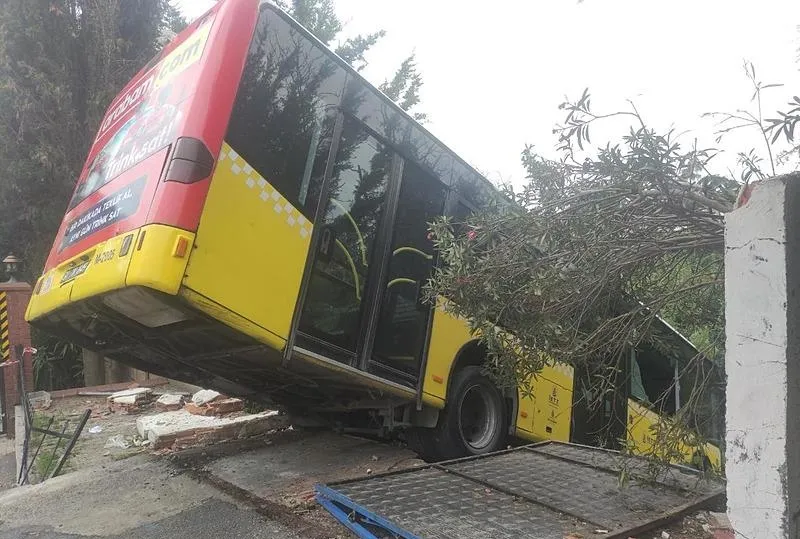 Üsküdar’da İETT kazası!