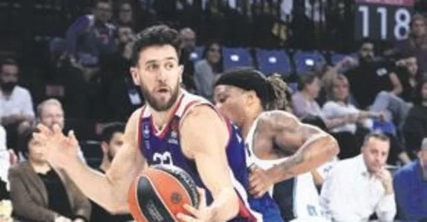 Anadolu Efes, Zenit engelini kayıpsız geçti