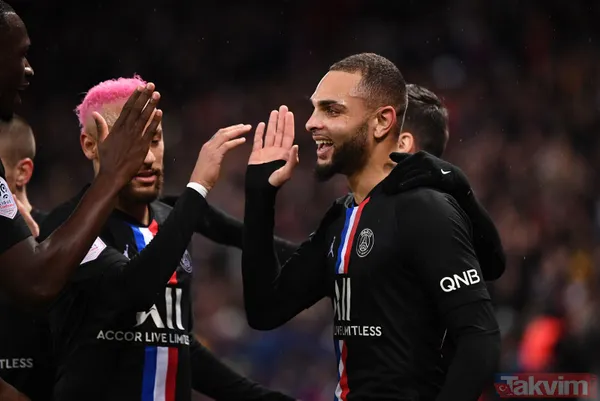 Ayrıca Layvin Kurzawa, 2014 Senesinden Bu Yana Fransa Milli Takımı Forması Giymektedir.