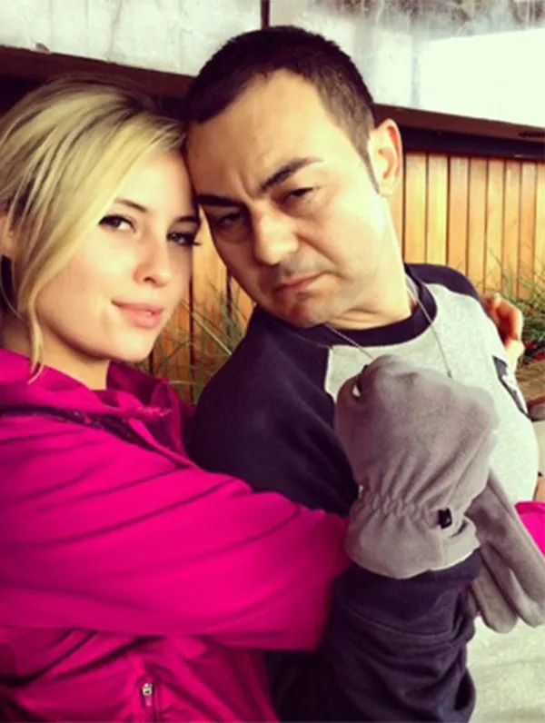 Serdar Ortaç'ın Eşi Chloe Loughnan sınırları zorladı!-12