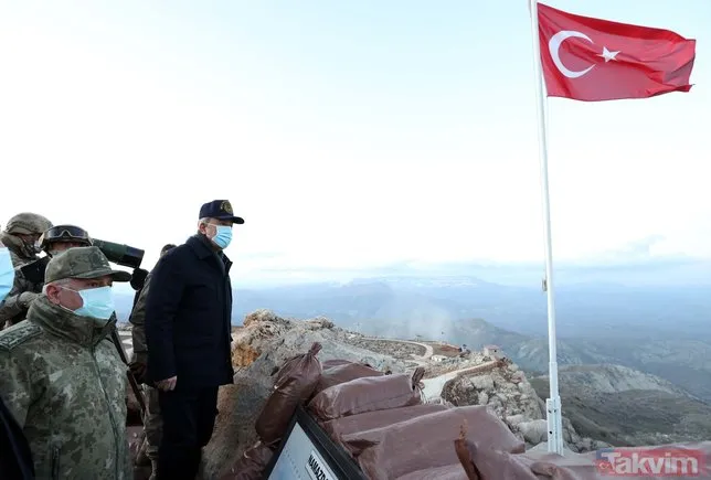SON DAKİKA: Milli Savunma Bakanı Hulusi Akar ve TSK komuta kademesi 1995 rakımlı Namaz Dağı'nda