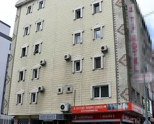 Otel odasında sır ölüm!