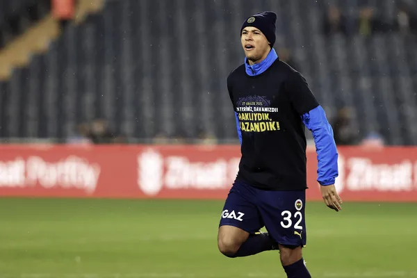 fenerbahceye-tisseranddan-kotu-haber-italyanlar-duyurdu-1657015375294.jpg Fenerbahçe'ye Tisserand'dan kötü haber! İtalyanlar duyurdu...-3