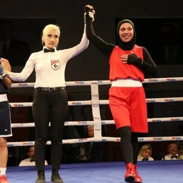 Milli boksörü engerek yılanı ısırdı!