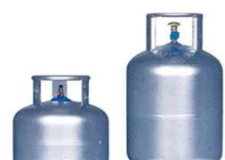 Başına mutfak tüpü düştü