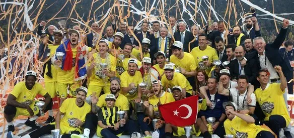 Fenerbahçe Erkek Basketbol Takımı, Avrupa basketbolunun en büyük turnuvası olan THY Avrupa Ligi Dörtlü Finali'nde Yunanistan temsilcisi Olympiakos'u 80-64 yenerek 2016-2017 sezonu şampiyonu oldu