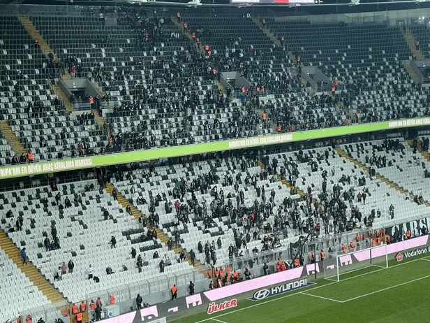 Kara Kartal kendi evinde farkla kaybetti! Taraftardan tepkiler yağdı-7