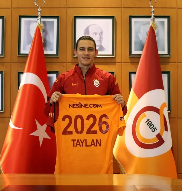 galatasarayda-pes-pese-imzalar-taylan-antalyali-christian-luyindama-ve-ismail-cipe-1635785955796.jpeg Galatasaray'da peş peşe imzalar! Taylan Antalyalı, Christian Luyindama ve İsmail Çipe...-1