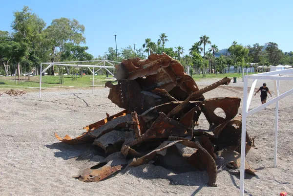 antalya-konyaalti-plaji-yakinlarinda-1938-yilinda-batan-alman-bandirali-manissa-isimli-kuru-yuk-gemisi-83-yil-sonra-cikarildi-1623919422347.jpg Antalya Konyaaltı Plajı yakınlarında 1938 yılında batan Alman bandıralı Manissa isimli kuru yük gemisi 83 yıl sonra çıkarıldı-5