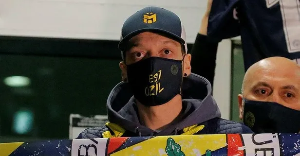 Son dakika: Fenerbahçe'nin yeni transferi Mesut Özil'den Abdülkadir Ömür için "geçmiş olsun" mesajı