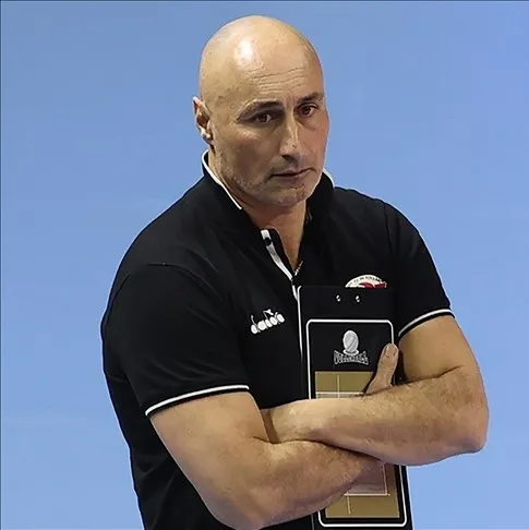 Abbondanza imzayı attı