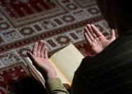 4 Şubat Cuma hutbesi konusu nedir diyanet? Cuma hutbesi metni Türkçe, Arapça indir! Söz ve Davranışlarımızda Doğru Olalım