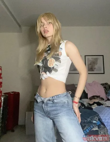 Aleyna Tilki'ye tişörtünü sıyırıp pozlarını paylaştı Londra'dan olay yaratmaya devam! 'Zor günler geçiriyorum' diyen Aleyna... - 12