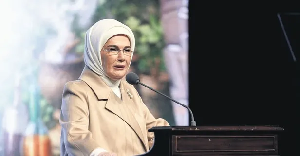 Tıp ve Kültür-Sanat Sempozyumu'nda konuşan Emine Erdoğan sağlık çalışanlarına şükranlarını sundu