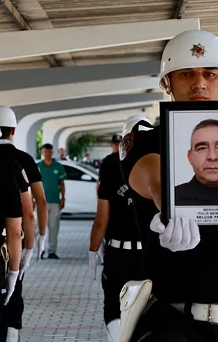 Mersin’de görev başında rahatsızlanan polis şehit oldu