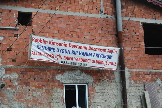 rizede-hayrete-dusuren-pankart-kendime-hanim-ariyorum-1690984432931.jpg Rize'de hayrete düşüren pankart: Kendime hanım arıyorum-4