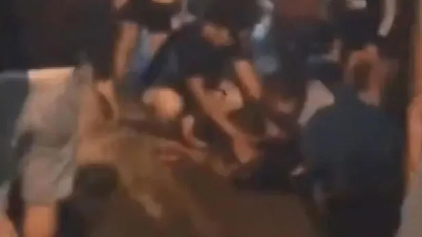 Son dakika: Yangında can pazarı! Kurtulmak için aşağıya atladılar.... İşte o anlar-2