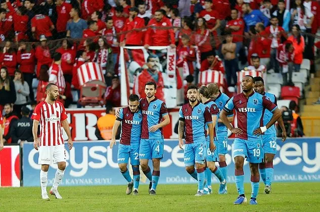 Antalya'da Karadeniz 'Fırtına'sı | Antalyaspor 1-3 Trabzonspor (MAÇ SONUCU)