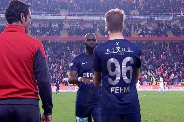 Süper Lig'de tarihi an: 15 yaşındaki Fehmi Koç 90+3'te oyuna girdi!