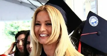 Müge Anlıyı görenler hayran oldu! Çocukluğundan belliymiş güzelliği