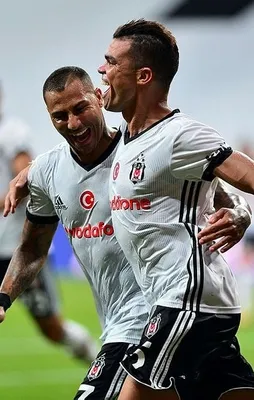 Beşiktaş, Shaktar'ın yıldızı Bernard'ı bitirdi