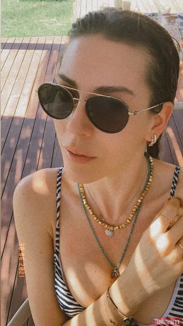 Ebru Şallı ve eşi Uğur Akkuş teknede aşka geldi birbirlerine öpücükler kondurdular! Tatil bahane romantizm şahane - 39