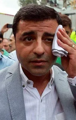 Teröre bulaşan belediyelere kayyum atanacak