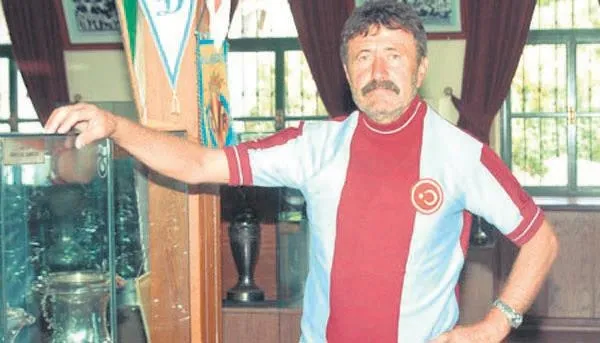 trabzonsporun-unutulmaz-sampiyonlugunu-kulup-tarihine-gecen-efsaneler-yorumladi-1658775437154.jpeg Trabzonspor’un unutulmaz şampiyonluğunu kulüp tarihine geçen efsaneler yorumladı-5