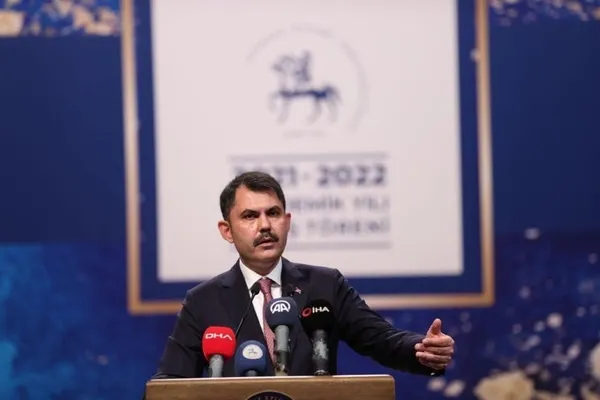 cevre-sehircilik-ve-iklim-degisikligi-bakani-murat-kurumdan-dunya-sehircilik-gunu-mesaji-1636377844627.jpg