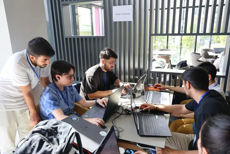 AI’NTEP Yapay Zeka Festivali Hasan Kalyoncu Üniversitesi’nde gerçekleştirildi: Akademisyenler, iş insanları, yöneticiler, uzmanlar ve yapay zeka meraklılarının ortak adresi-1