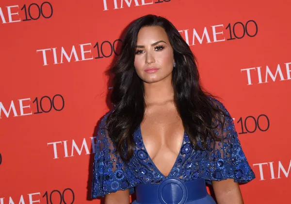 Şarkıcı Demi Lovato hastaneye kaldırıldı-6