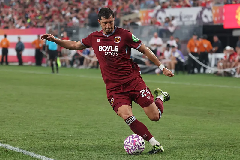 Beşiktaş'tan 3 bomba birden! Ayrılıkların sonrası transferler peş peşe - 11