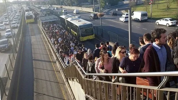 Metrobüste bozulan sesli anons çilesi! Görme engelli Nail Ölmez defalarca İBB'yi aramasına rağmen çözüm bulamadı-2