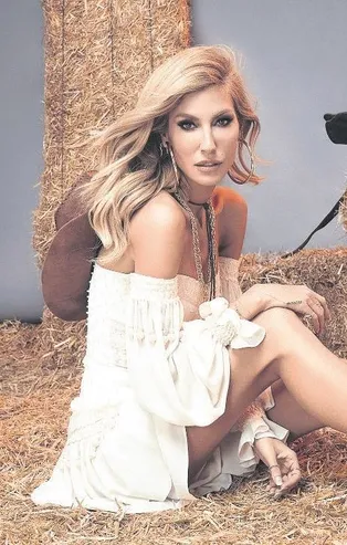 Rol model! Çağla Şıkel bir çantaya servet ödeyenlere tepki gösterdi | Saklambaç haberleri