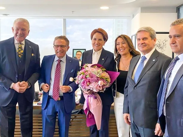 meral-aksenerden-sozcuye-ziyaret-pozlar-dikkat-cekti-1665064815930.jpeg Meral Akşener'den Sözcü'ye ziyaret! Pozlar dikkat çekti-2