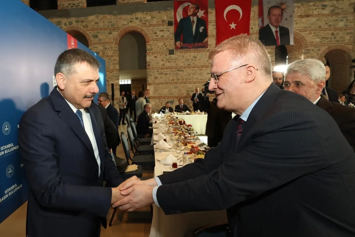 bakan-ciftci-duyurdu-okullarda-kamera-bekci-ve-siki-denetim-donemi-1777125782726.jpeg Bakan Çiftçi duyurdu: Okullarda kamera, bekçi ve sıkı denetim dönemi-3