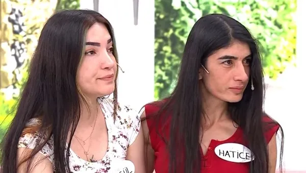 esra-erolda-studyosunda-alkis-tufani-koptu-engelli-genc-kiz-ailesine-kavustu-izleyiciler-gozyaslarina-hakim-ol-1652892550335.jpg Esra Erol’da stüdyosunda alkış tufanı koptu! Engelli genç kız ailesine kavuştu izleyiciler gözyaşlarına hakim olamadı-5