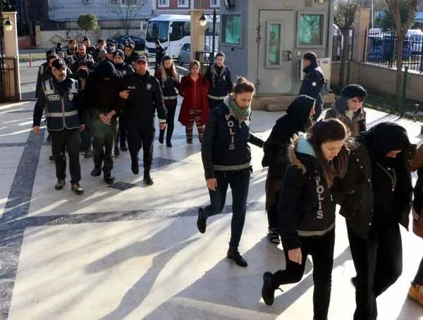 Son dakika: Şanlıurfa ve Mersin'de fuhuş operasyonu: Onlarca kişi tutuklandı-1