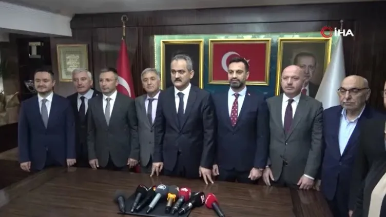 Bakan Özer: “Tek derdimiz hizmet etmek”
