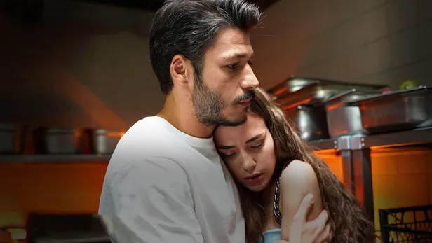 gidenler-pes-pese-nabizlari-yoklayacak-flas-karar-show-tvde-5-diziden-sonra-iki-final-daha-mi-1626169871504.jpg Gidenler peş peşe! Nabızları yoklayacak flaş karar! Show TV'de 5 diziden sonra iki final daha mı?-7