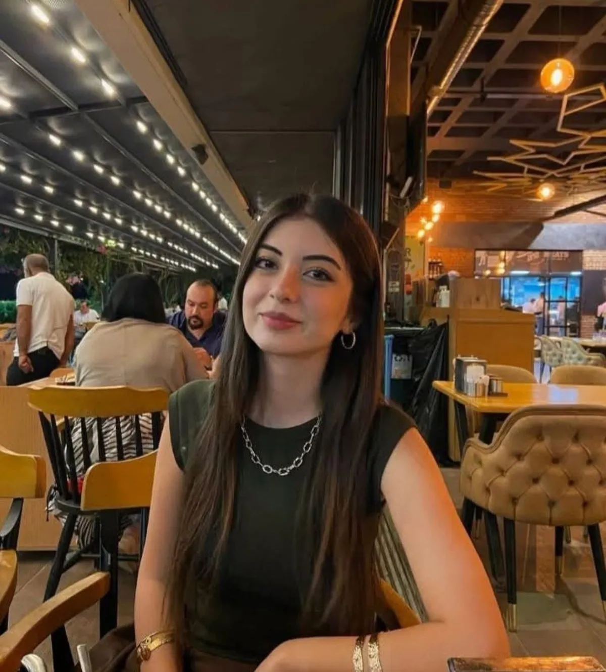 iki-gise-arasi-facia-mendereste-patoloji-asistani-beyzanin-oldugu-kaza-kamerada-1776693821313.jpeg İki gişe arası facia! Menderes'te patoloji asistanı Beyza'nın öldüğü kaza kamerada-3