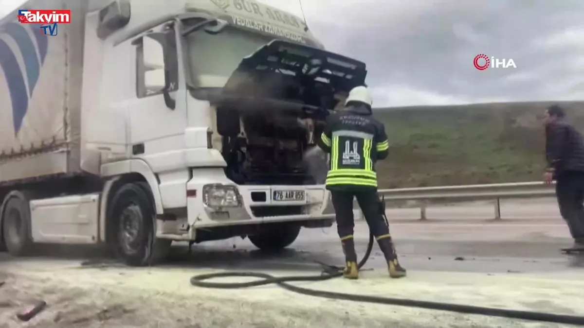 Erzurum’da seyir halindeki tırda yangın!