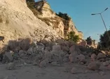 Şanlıurfa’da heyelan! Yol kapandı