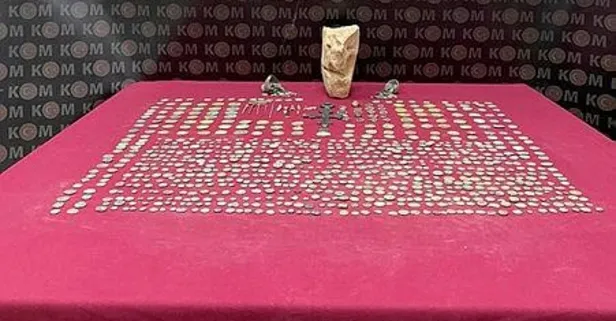 İzmir'de tarihi eser operasyonu: 1085 parça ele geçirildi